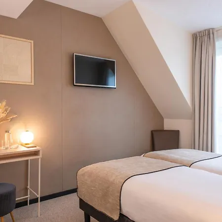 Hotel Helussi Parigi