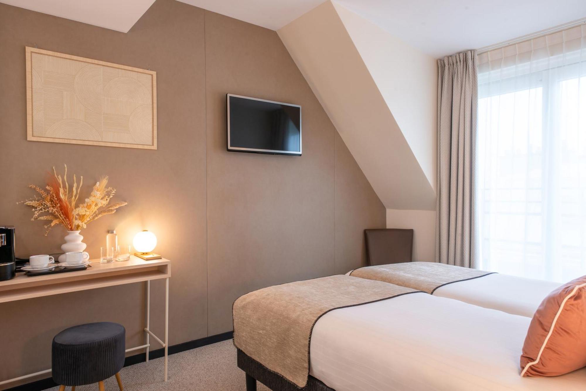 Hotel Helussi Parigi